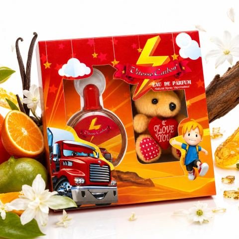 عطر أطفال مع دمية دب صغير